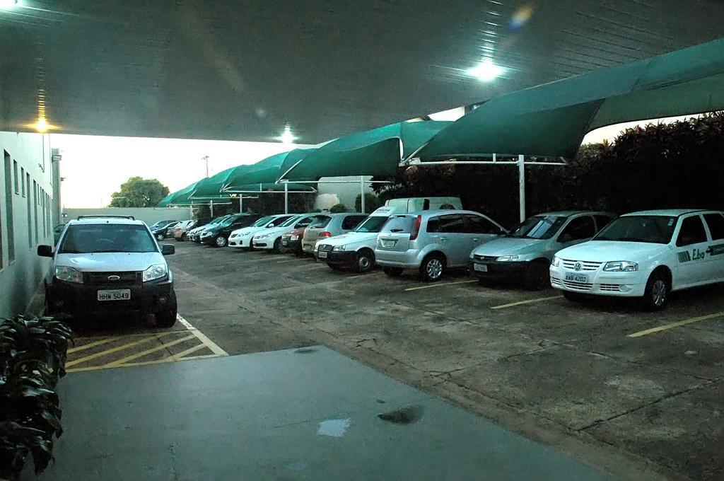 Hotel Carolina Plaza Uberaba Exterior foto